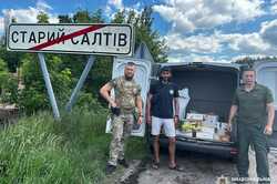 Для тварин, що лишаються поблизу фронту, поліція та волонтери возять корм