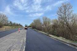 Важливу дорогу на Харківщині відремонтували частково (ФОТО)